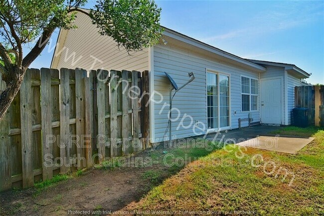 Building Photo - 251 Blue Savannah St