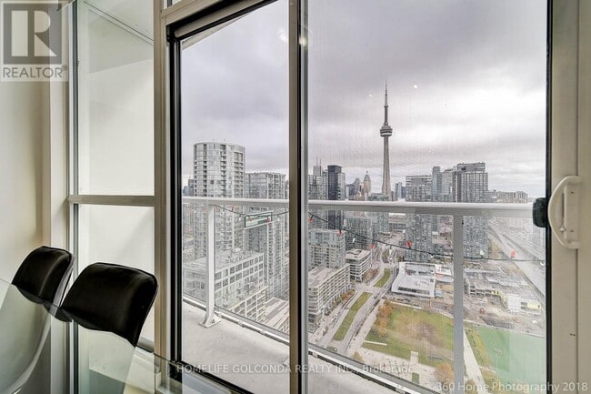 Photo du bâtiment - 85-4385 Queens Wharf Rd