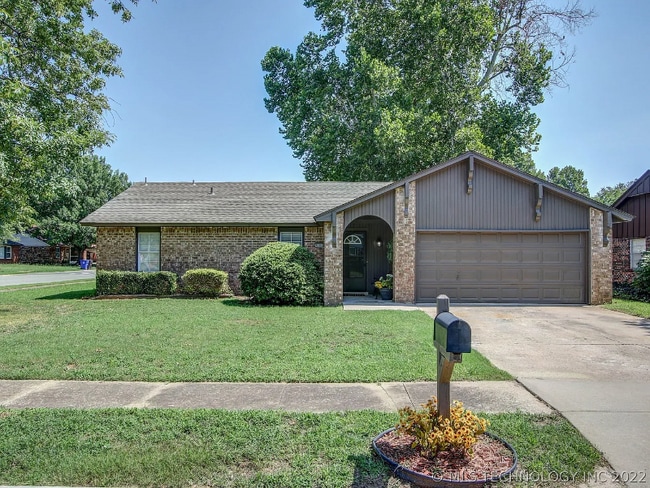 Building Photo - 4301 S Elm St