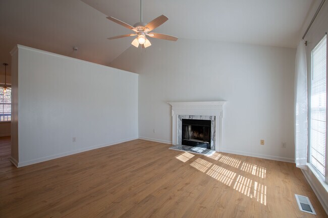 Building Photo - 304 Holly Pines Ct