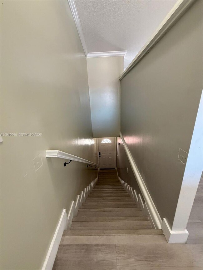 Foto del edificio - 3375 W 76th St