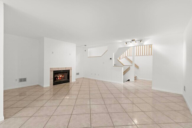Building Photo - 44 Skyview Terrace