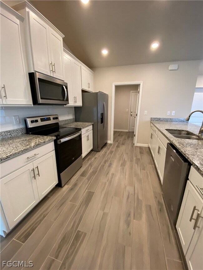 Foto del edificio - 2513 NW 14th Pl