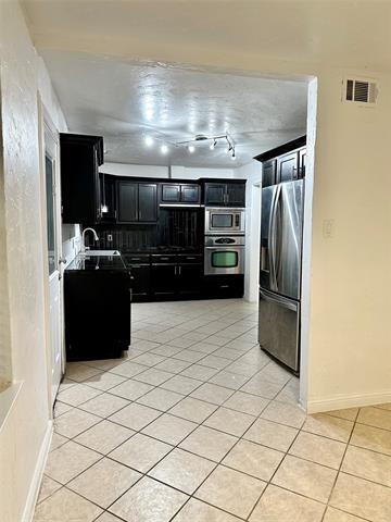 Building Photo - 1705 Emerald Dr