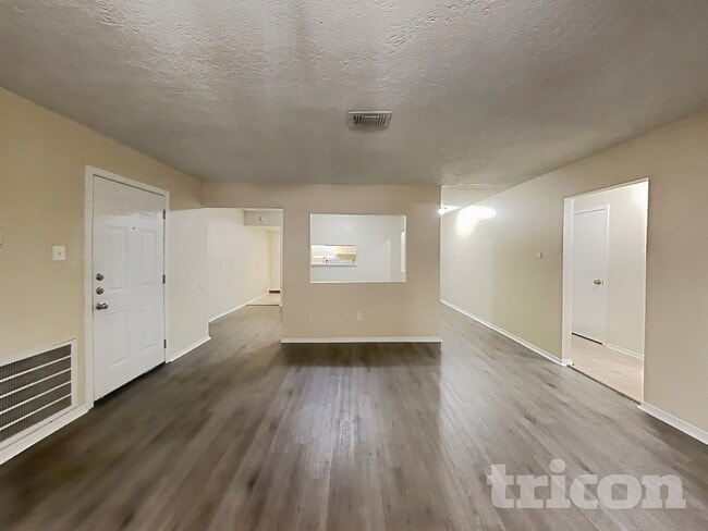 Building Photo - 20118 Misty Pines Dr