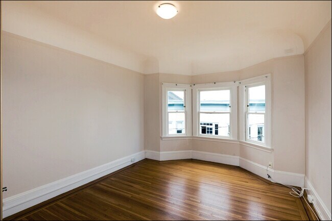 Building Photo - 5 Imperial Ave