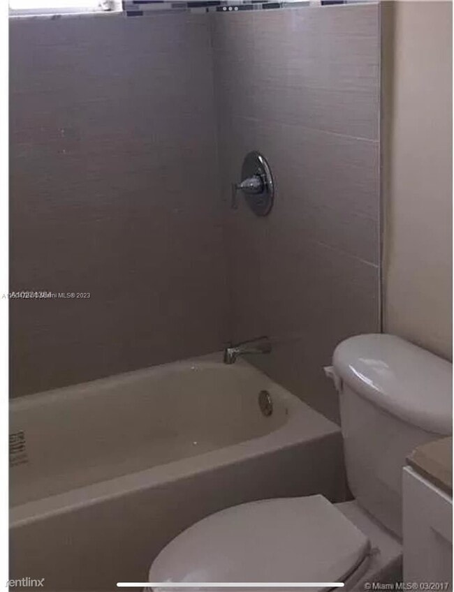 Building Photo - 3 br, 2 bath House - 21100 NE 24th Ct # 1