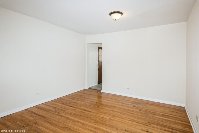 Foto del edificio - 1320 W Lunt Ave