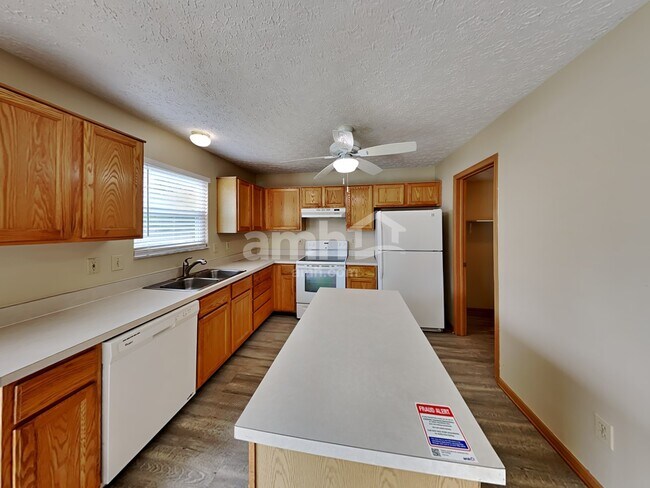 Foto del edificio - 6870 Laburnum Dr