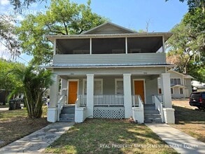 Building Photo - 204 E Park St