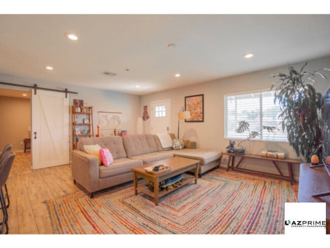 Building Photo - Lovely 3/2 Phoenix House - Backyard Oasis ...