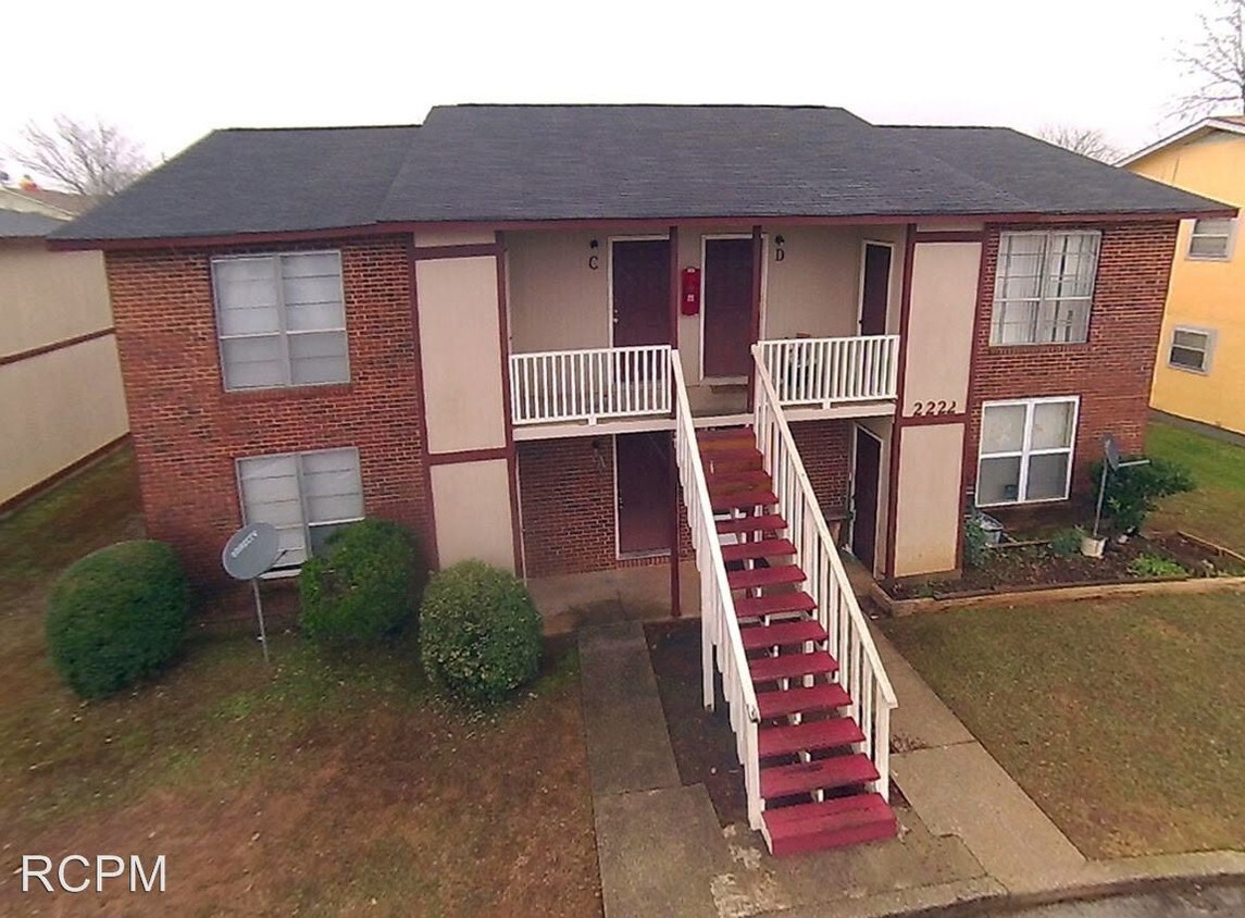 Primary Photo - 2222 Jonathan Dr NW