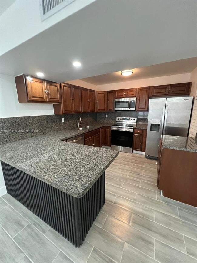 Foto del edificio - 8810 SW 132nd Pl