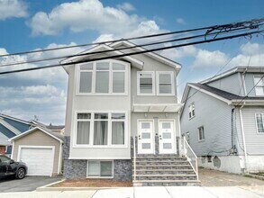 Building Photo - 8310 Newkirk Ave
