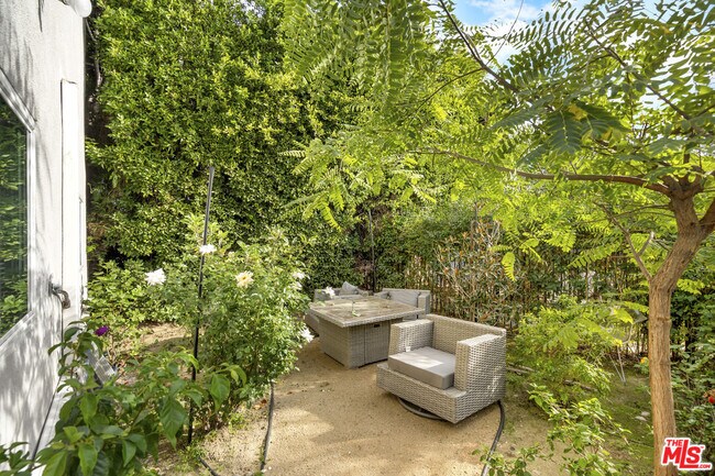 Foto del edificio - 12233 Killion St