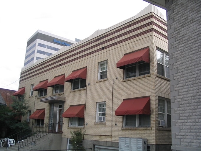 Building Photo - 480 S Sierra St