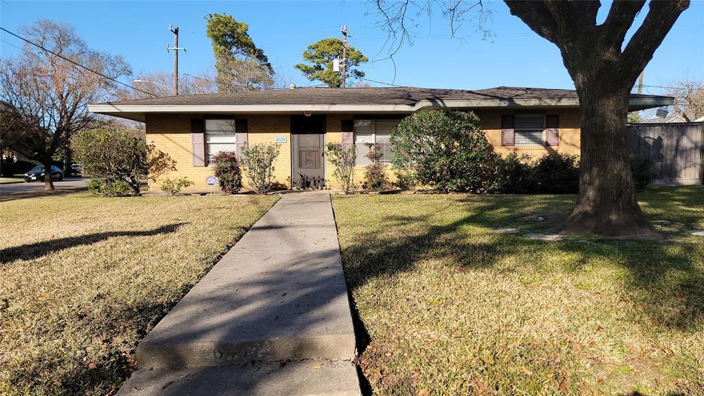 Primary Photo - 6403 Pinehurst Dr