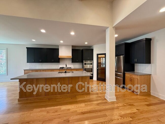 Foto del edificio - 8925 Pine Ridge Rd