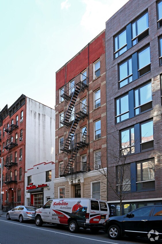 Foto del edificio - 448 W 54th St