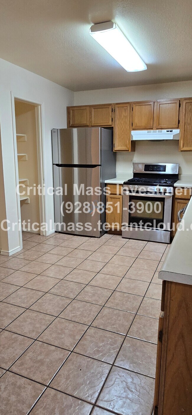 Foto del edificio - 2202 E 1st Ave