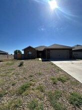 Building Photo - 917 Almond Tree Ln