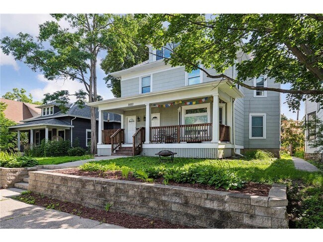 Building Photo - 3023 Dupont Ave S