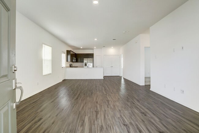 Building Photo - 340 Geode Gln