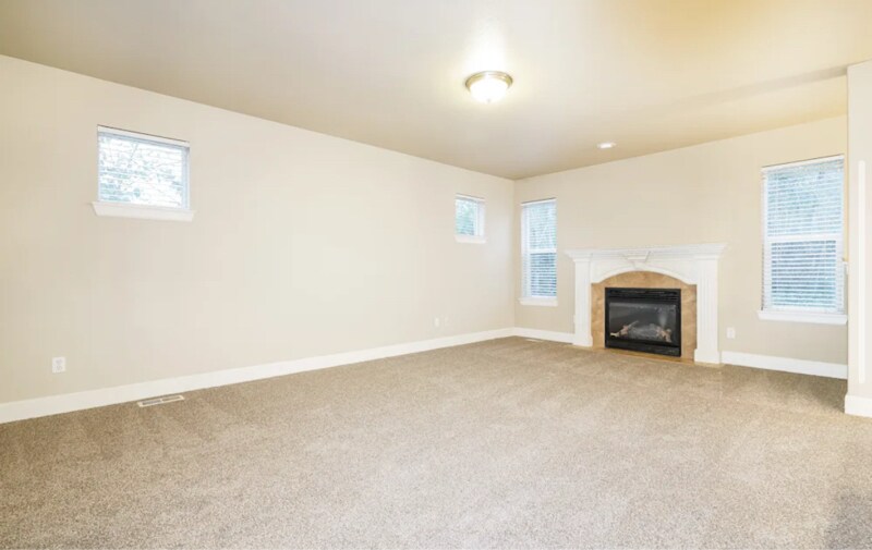 Foto principal - 10096 185th Ave E