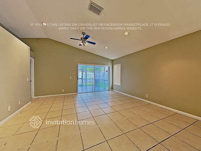 Building Photo - 1380 Presidio Dr