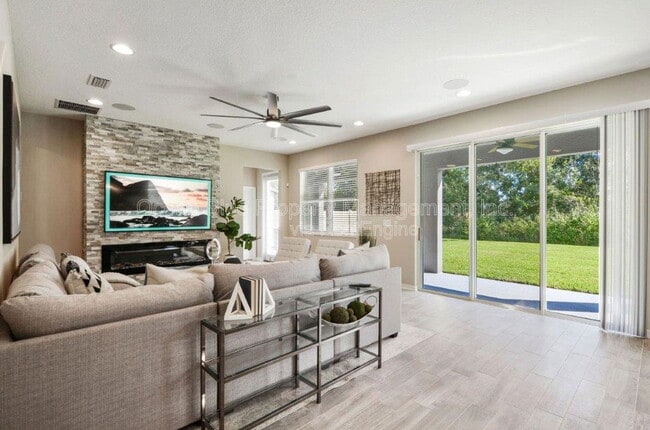 Building Photo - 7304 Sweeter Tide Trail