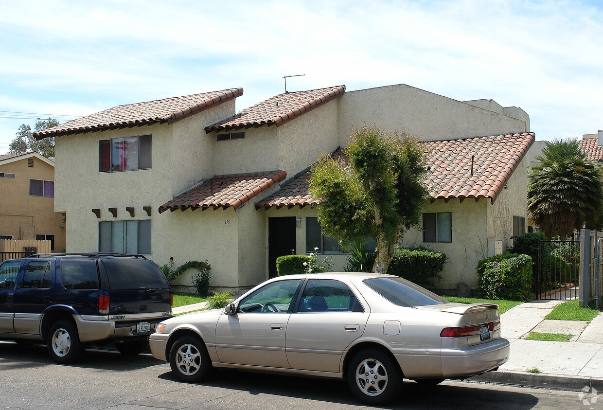 Primary Photo - 115 N Belinda Cir