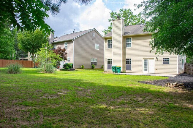 Foto del edificio - 444 Crestmont Ln