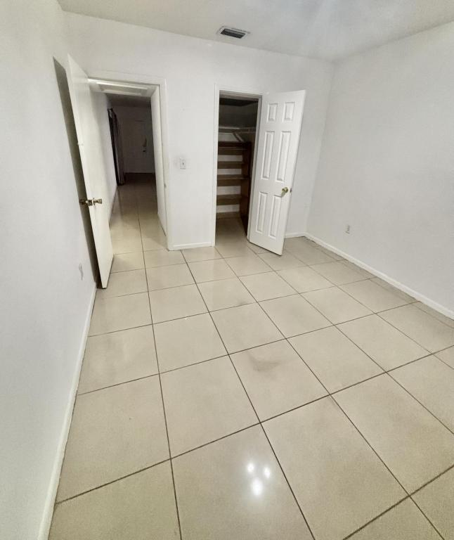 Foto del edificio - 400 Navarre Ave