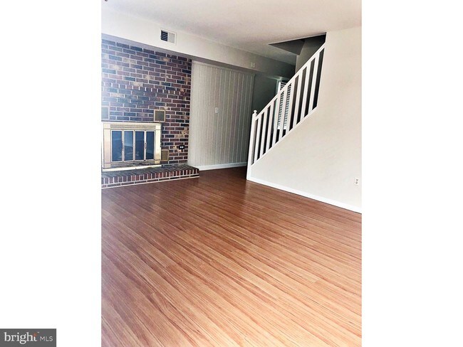 Foto del edificio - 321 N Governors Ave