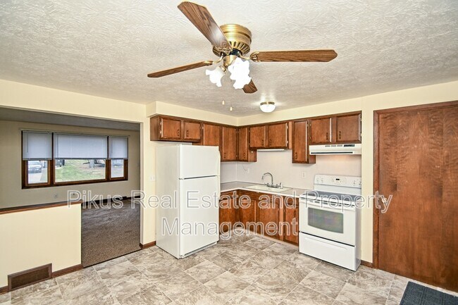 Foto del edificio - 1618 Clearbrook Rd NW