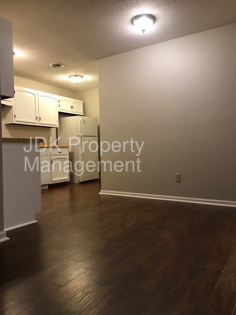 Foto del edificio - 1721 N Jim Minor Rd