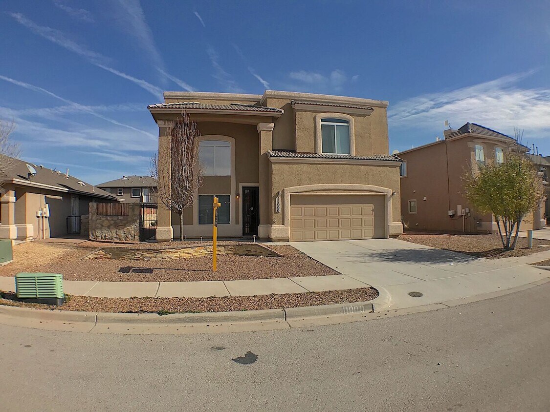 Foto principal - Northeast El Paso/Sandstone Ranch 4 bed Re...