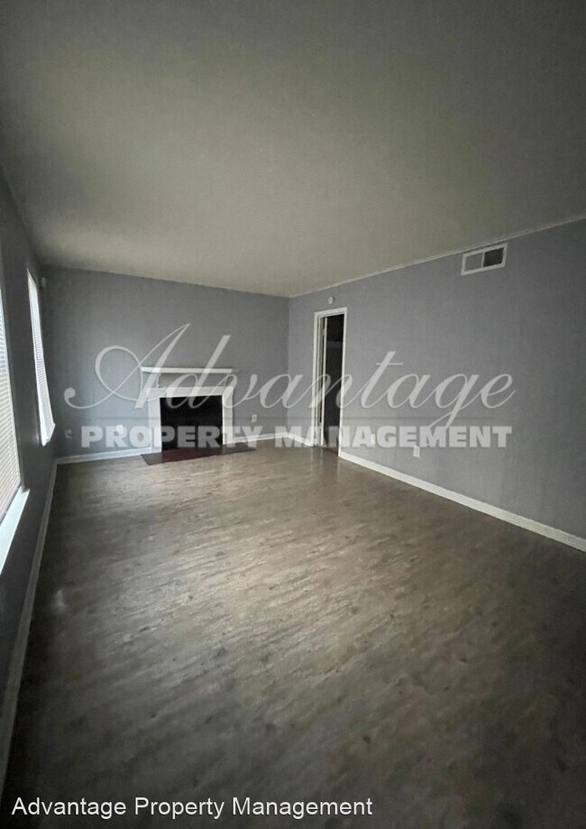 Building Photo - 2 br, 1.5 bath House - 3134 Monterrey Sq.