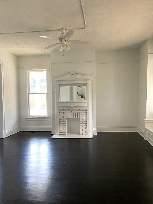 Building Photo - 1716 14th Ave S