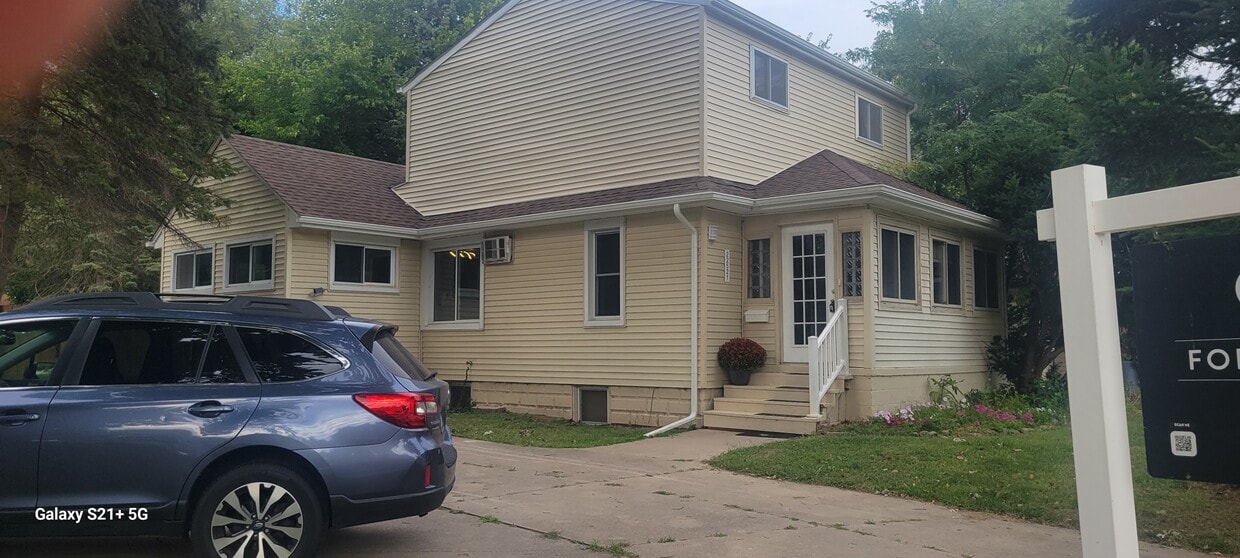 Primary Photo - 22521 Hoffman St