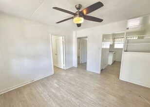 Building Photo - 2750 Kahoaloha Ln