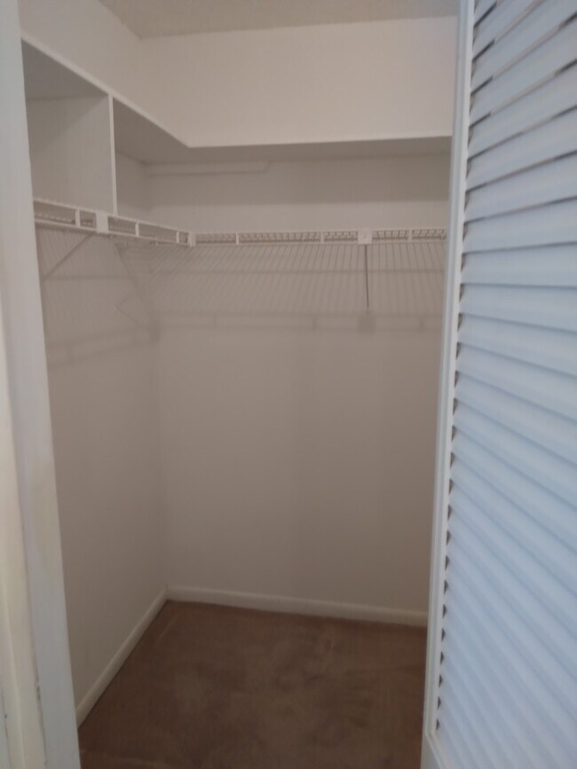 Foto del edificio - 6050 NW 64th Ave