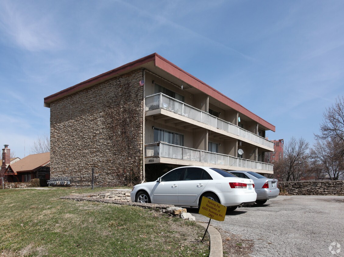 Foto principal - 4205 Roanoke Rd