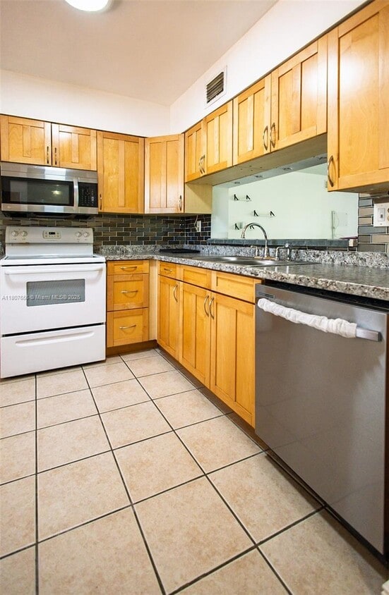 Primary Photo - 281 W Park Dr
