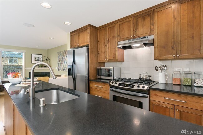 Foto del edificio - 3324 Wetmore Ave S