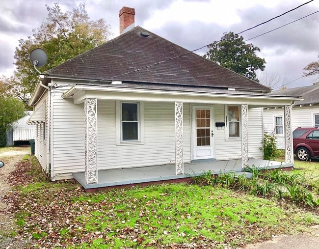 2206 W City Point Rd, Hopewell, VA 23860 House for Rent in Hopewell