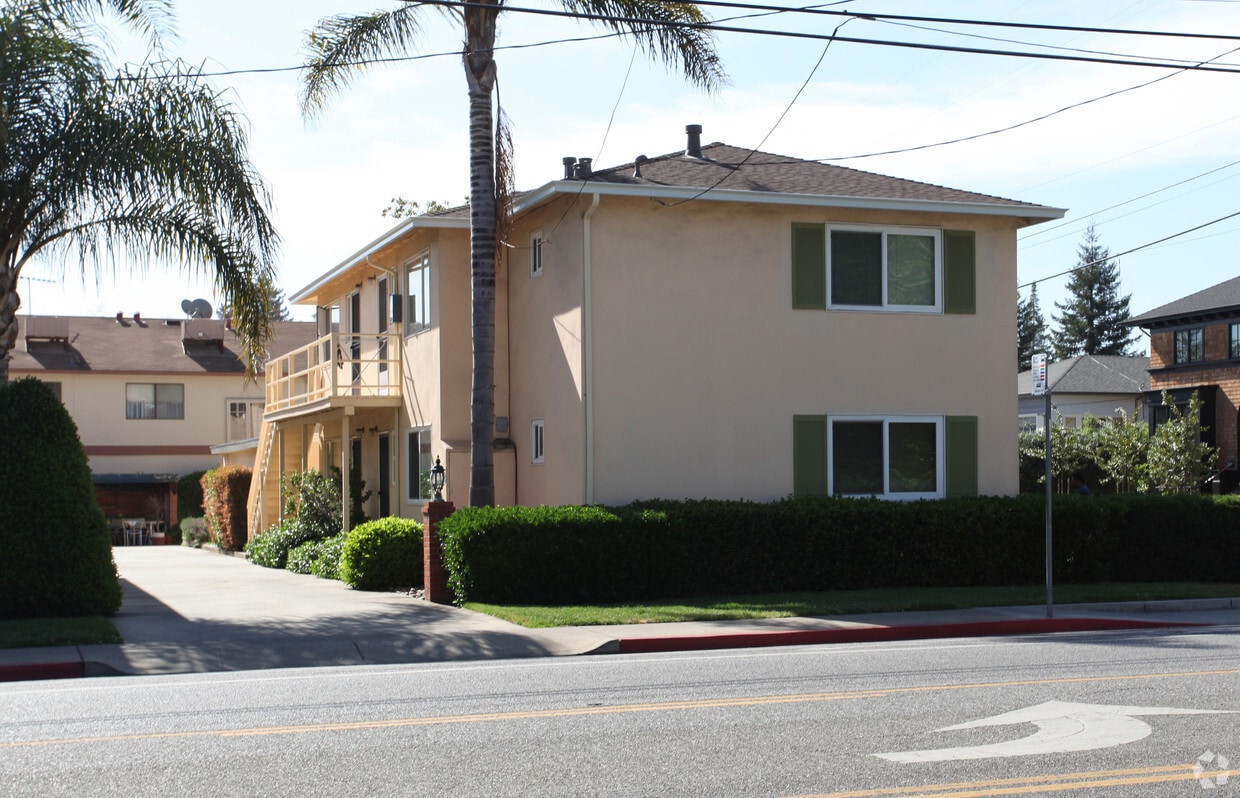 Building Photo - 1080 Fremont St