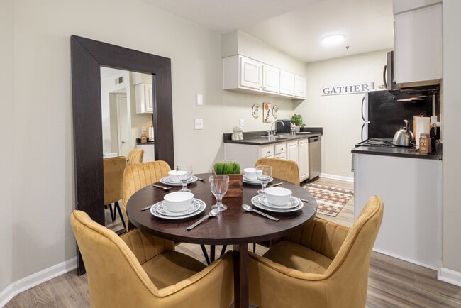 Building Photo - Regency Square