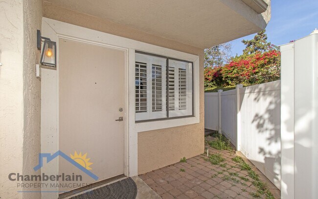 Foto del edificio - Spacious Single Level Condo in La Costa!