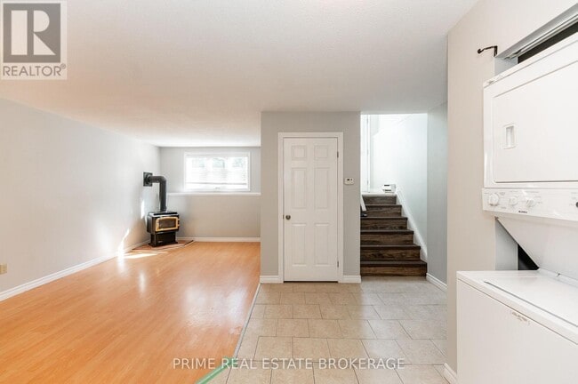 Building Photo - 219 Emerson Ave